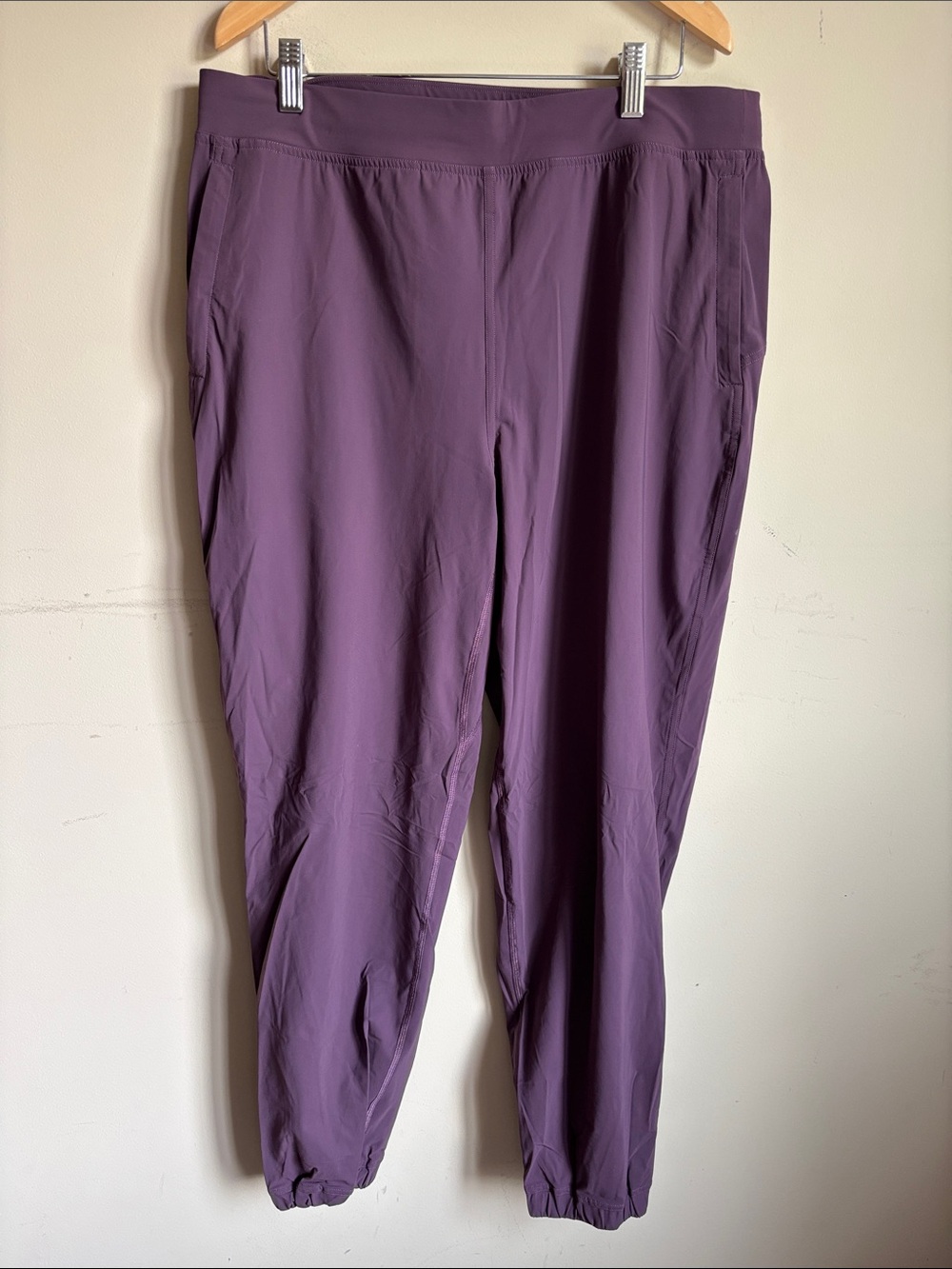 Lululemon High-Rise Plum Jogger Pants